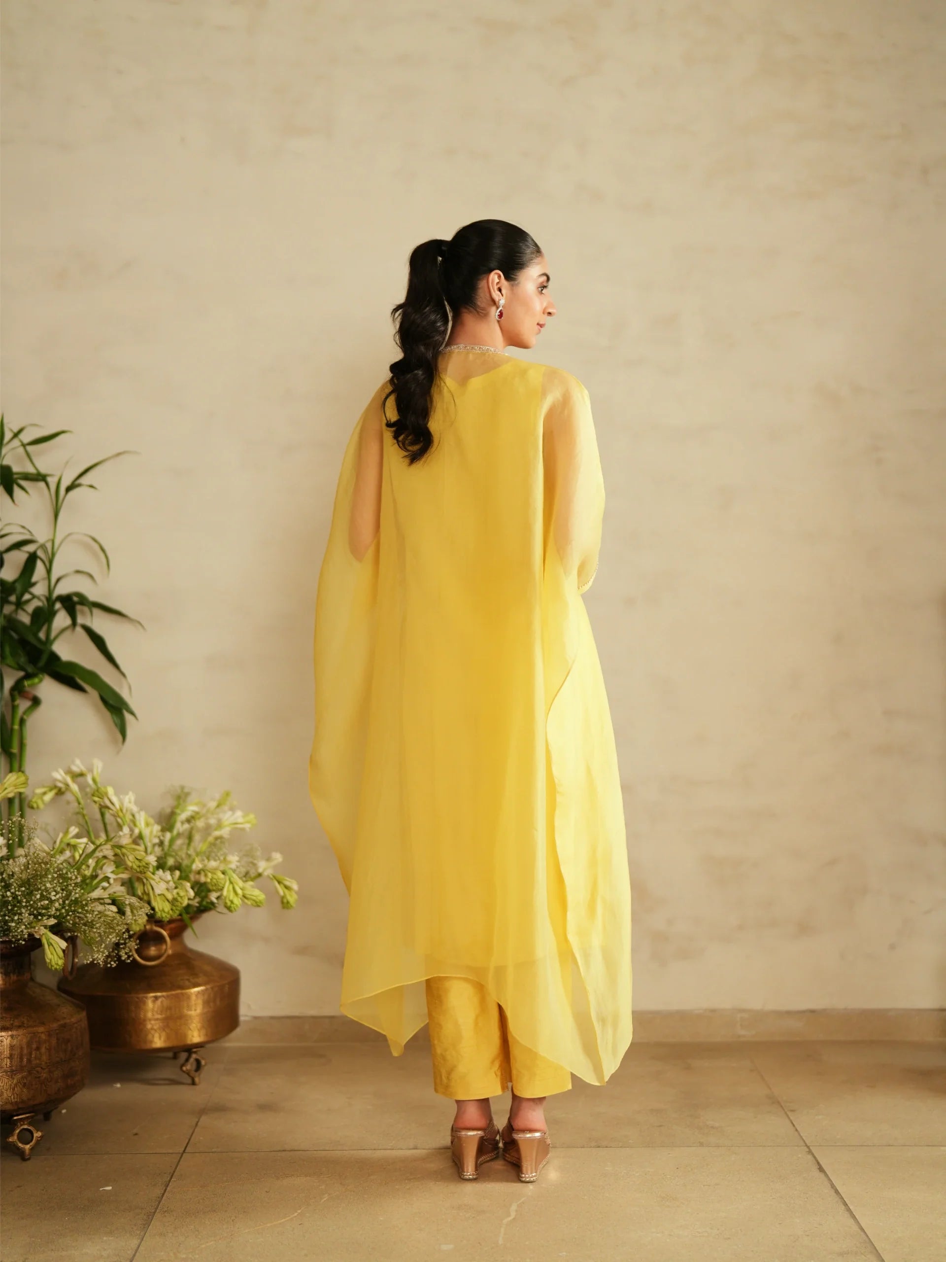 Kaftan With Inner And Straight Pants - Saisha