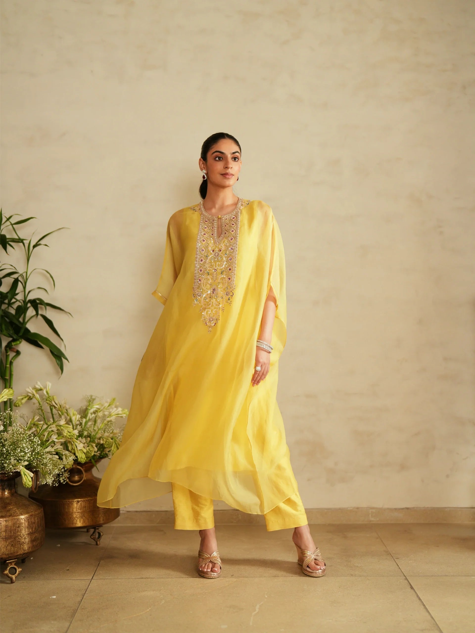 Kaftan With Inner And Straight Pants - Saisha