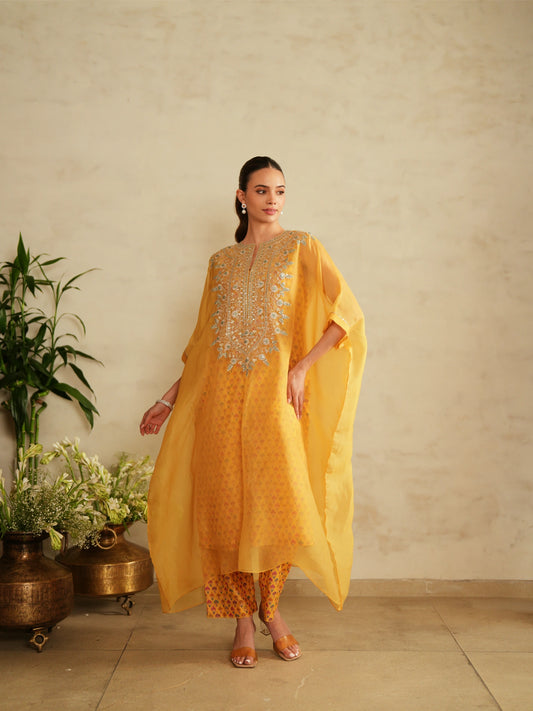 Kaftan With Printed Inner And Straight Pants